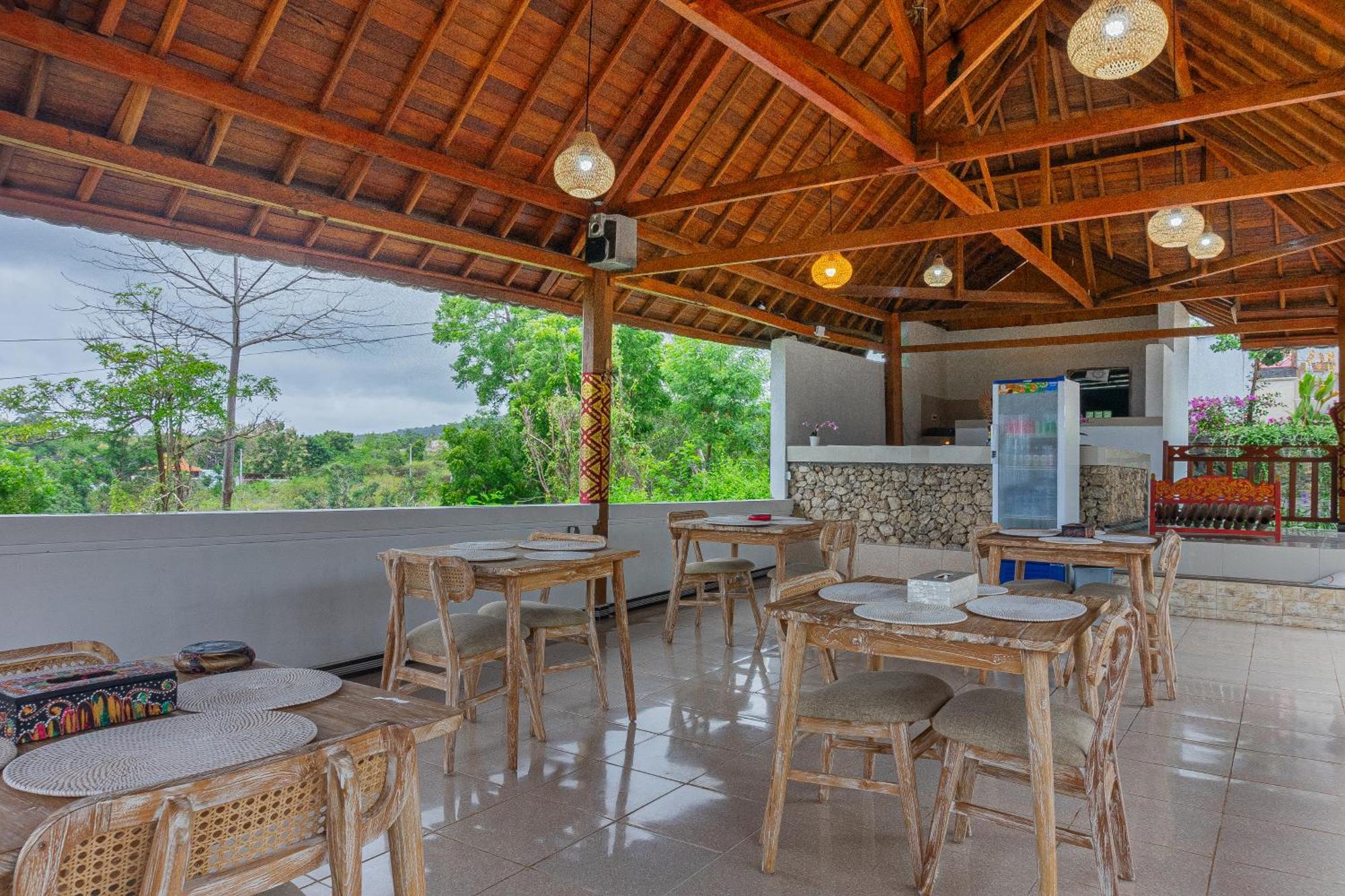D'Arya Sea View Hotell Batununggul Exteriör bild