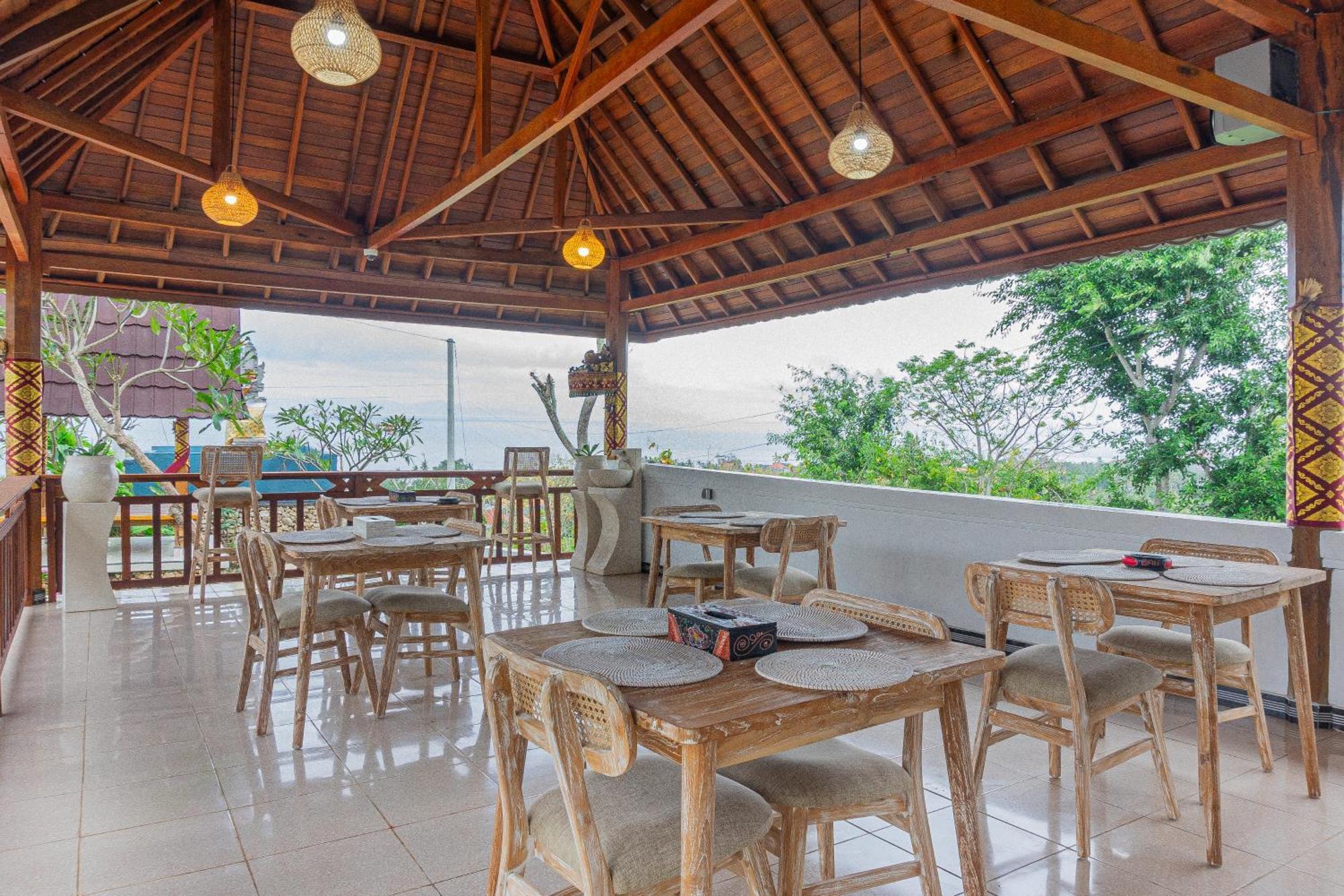D'Arya Sea View Hotell Batununggul Exteriör bild