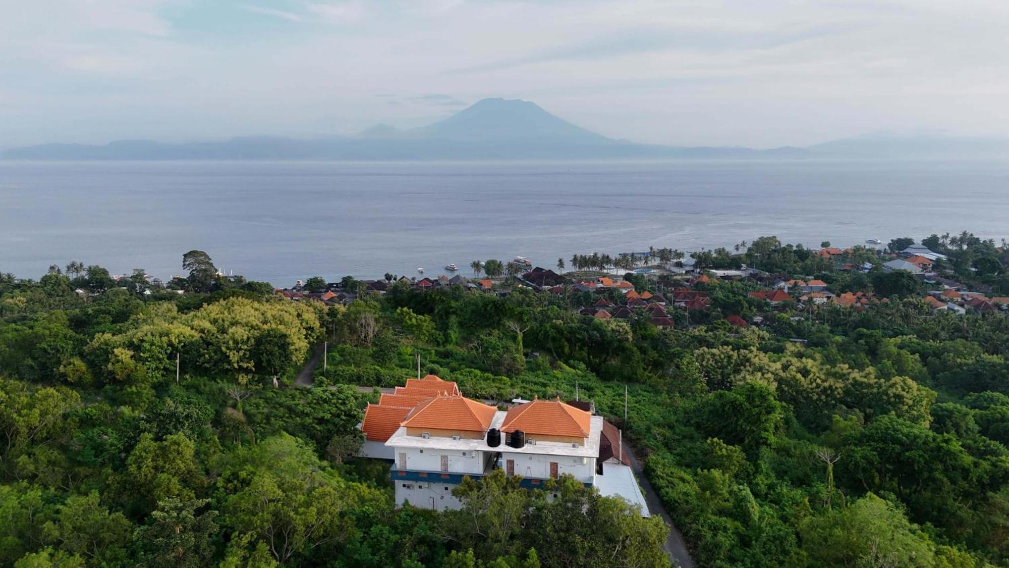 D'Arya Sea View Hotell Batununggul Exteriör bild